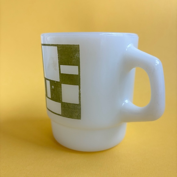 Vintage Anchor Hocking Fire King Milk Glass Stackable Mug with D Handle - Picture 2 of 6